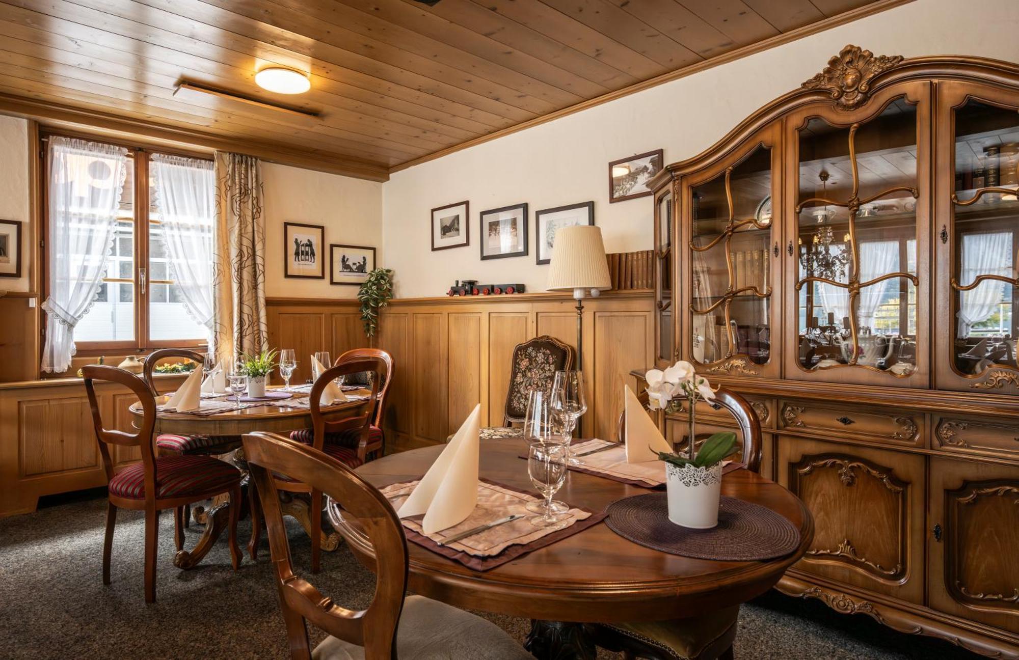 Hotel Weisses Kreuz 3*